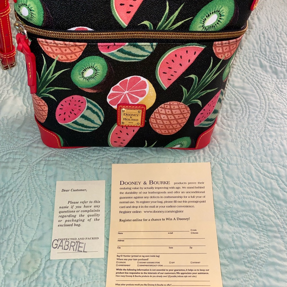 🍊🍉🍍🥝Dooney and Bourke Crossbody - Picture 3 of 9